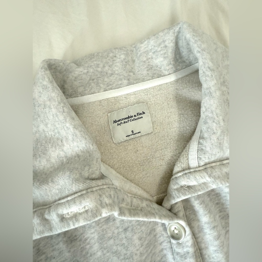 Abercrombie cropped sweatshirt - Picture 3 of 3